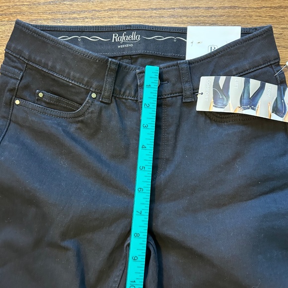 NWT Rafaella Weekend Comfort Stretch Black Capri Travel, Casual Slimming SZ 4 - Picture 4 of 8